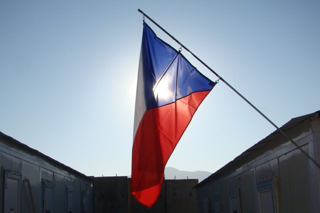Česká vlajka v Afghánistánu  (ilustrační foto) | foto:  kpt. Milan Kozelka,  Generální štáb Armády ČR