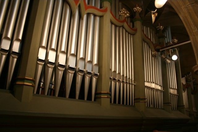 Varhany v katedrále sv. Víta,  Václava a Vojtěcha - detail prospektu Mölzerova nástroje | foto:  Katedrála sv. Víta