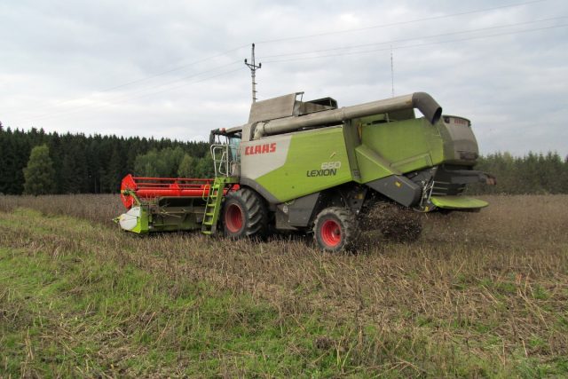 Efektivnější pěstování,  sklizeň i skladování,  takové výsledky může přinést zemědělcům používání technologií využívajících internet věcí. | foto: Soňa Vaicenbacherová,  Český rozhlas