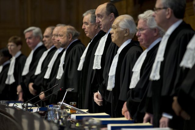Soudci Mezinárodního soudního dvora v Haagu při dnešním jednání | foto: ČTK