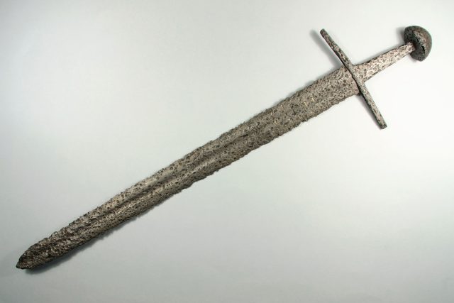 Unikátní raně středověký meč,  nalezený v Písecký horách  (ilustrační foto) | foto:  Regionální muzeum Teplice