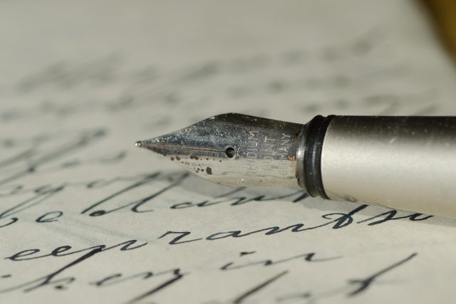 Plnicí pero,  psaní  (ilustrační foto) | foto: Fotobanka Pixabay