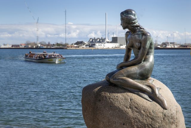 Malá mořská víla v Kodani | foto: Creative Commons Attribution 2.0 Generic,  News Oresund