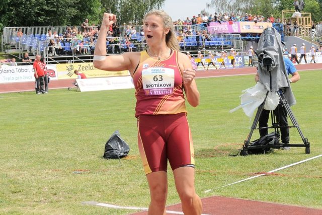 Barbora Špotáková ráda závodí před plnými tribunami | foto: ASC Dukla Ivana Roháčková