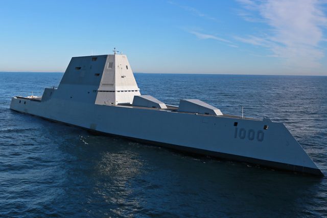 Torpédoborec Zumwalt | foto: Creative Commons  licence 2.0 Generic  (CC BY-SA 2.0),   Official U.S. Navy Page
