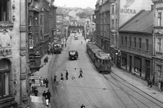 Johannyho třída,  dnes ulice 28. října v centru Ostravy  (40. léta 20. století) | foto:  Archiv města Ostravy