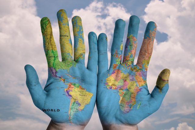 Svět na dlani  (ilustrační snímek) | foto: Fotobanka Pixabay