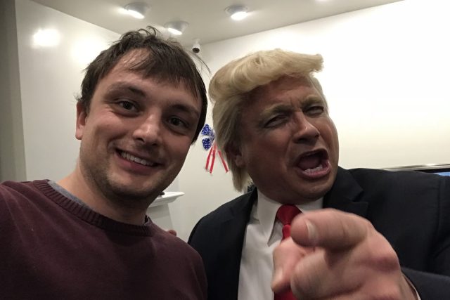 Selfie s prezidentem! Jan Kaliba potkal Donalda Trumpa v prodejně plynových krbů v americkém Marylandu | foto: Jan Kaliba,  Český rozhlas