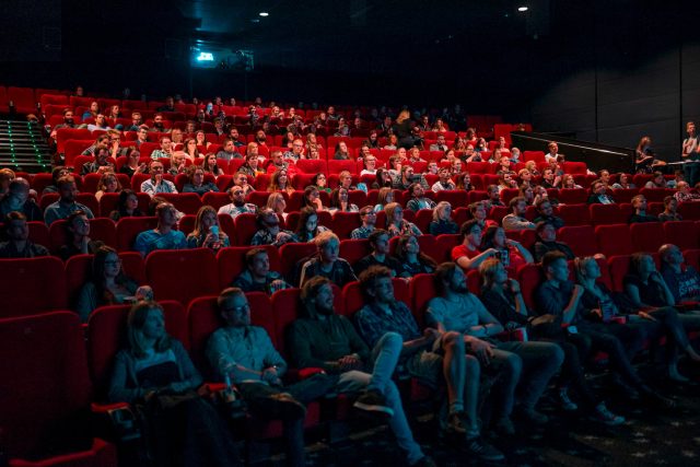 Čeští distributoři plánují uvést na dvě stovky filmů | foto: Krists Luhaers,  Unsplash,  Licence Unsplash