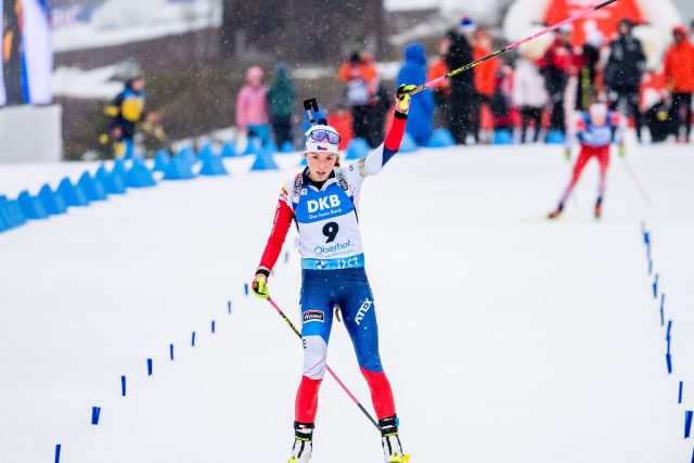 Biatlonistka Markéta Davidová v cíli závodu s hromadným startem na MS v Oberhofu | foto:  (C) Český biatlon Petr Slavík