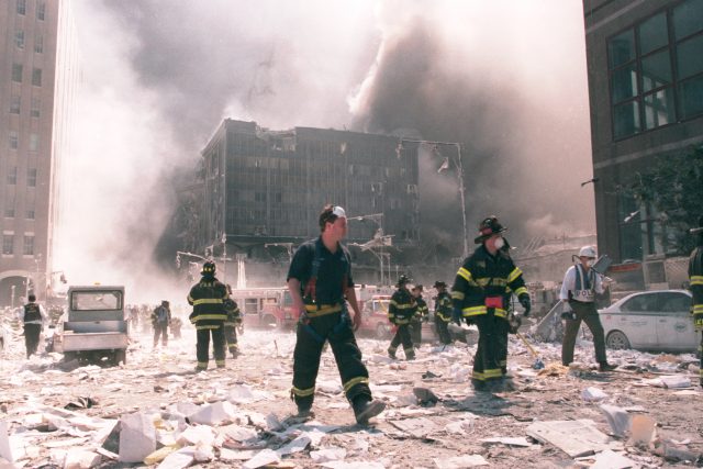 Poslechněte si celý rozhovor s bývalým newyorským hasičem,  který zasahoval při teroristických útocích 11. září 2001,  Jamesem Manahanem | foto: Shutterstock