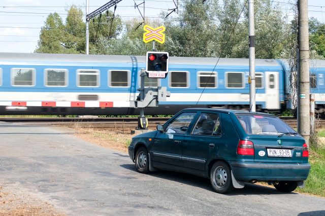 Železniční přejezd v Uhersku | foto: Radek Kalhous,  MAFRA / Profimedia