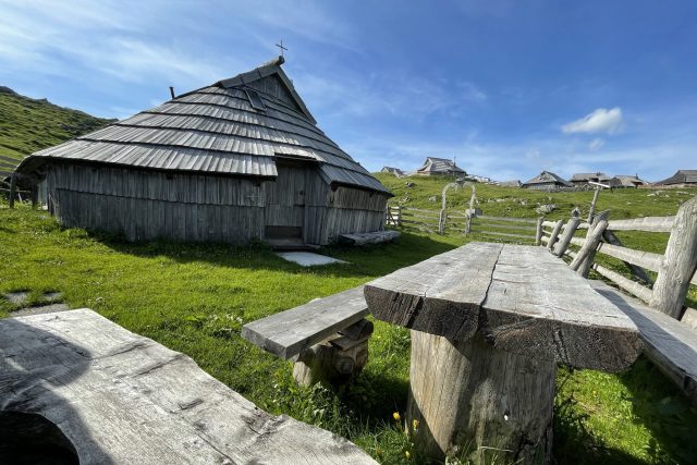 Salaše na Slovensku jsou pro turisty vyhledávaným cílem. Je jich až moc | foto: Kateřina Havlíková,  Český rozhlas,  Český rozhlas