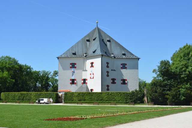 Letohrádek Hvězda,  nedaleko kterého se bitva odehrála,  postavil Ferdinand Tyrolský v letech 1555-8 pro svou milou | foto: Jolana Nováková,  Český rozhlas
