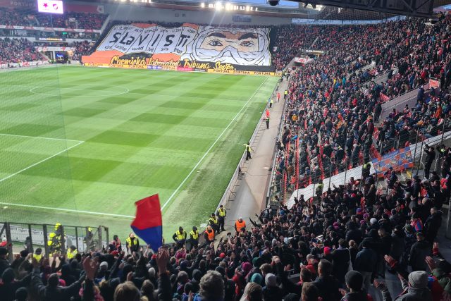 Duel Slavia - Plzeň provázela bouřlivá atmosféra | foto: Jaroslav Plašil,  Český rozhlas