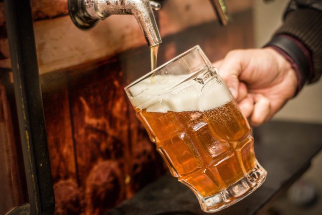 Pomůže snížení DPH u točeného piva hospodám? | foto: Fotobanka Profimedia