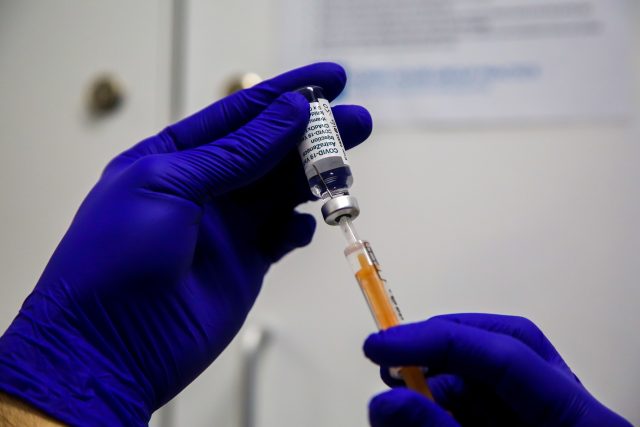 Očkování vakcínou AstraZeneca | foto: Fotobanka Profimedia