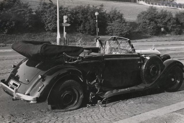 Vůz Reinharda Heydricha po atentátu | foto: Archiv Eduarda Stehlíka