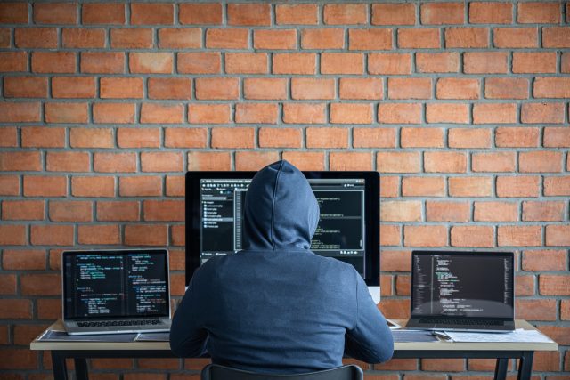 DDoS útoky mohou útočníci využívat i k odvedení pozornosti od závažnější trestné činnosti | foto: Profimedia