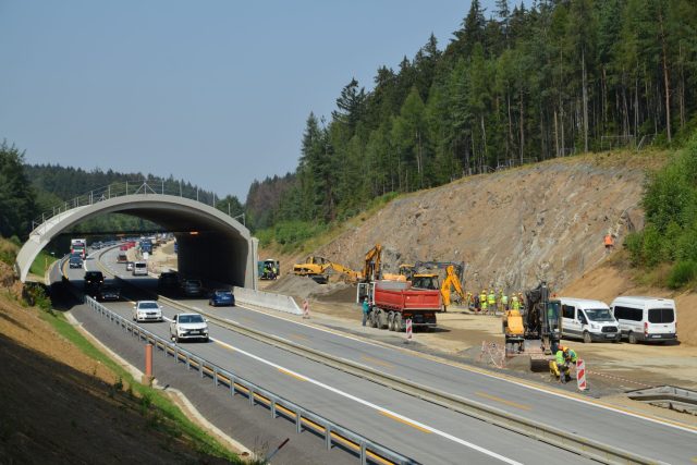 V pondělí začne stavba první české dálnice formou takzvaného PPP projektu. Je to pro stát výhodné?  | foto: Ředitelství silnic a dálnic ČR