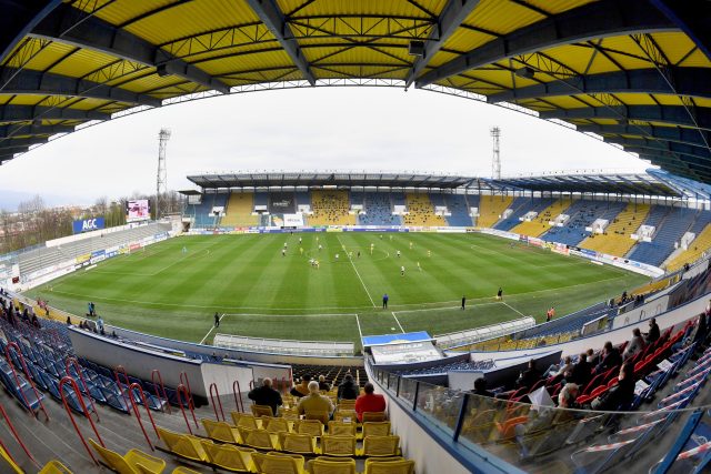 Teplický fotbalový stadion Na Stínadlech hostí svátek fotbalu | foto: Ondřej Bičiště,  MAFRA / Profimedia