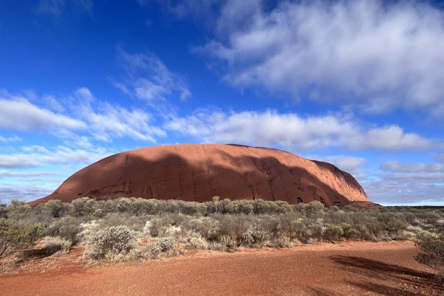 Hora Uluru v Austrálii je symbolem kontinentu a kultury jeho původních obyvatel | foto: Marcel Faltys,  Český rozhlas