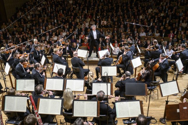 Semjon Byčkov s Českou filharmonií  | foto: Petra Hajská