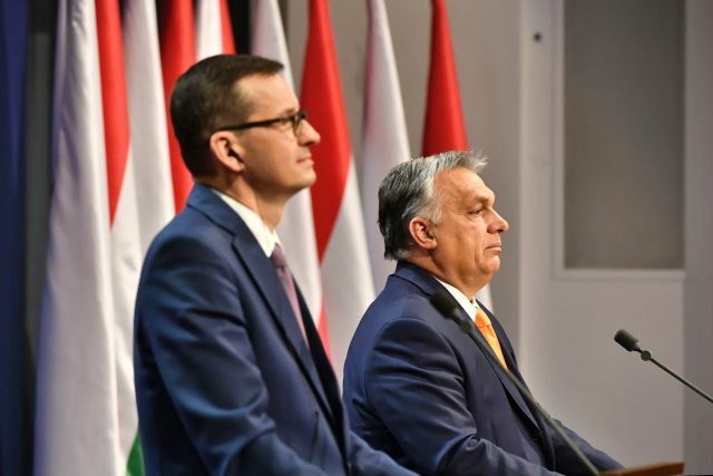 Polský premiér Mateusz Morawiecki a maďarský premiér Viktor Orbán | foto: Fotobanka Profimedia