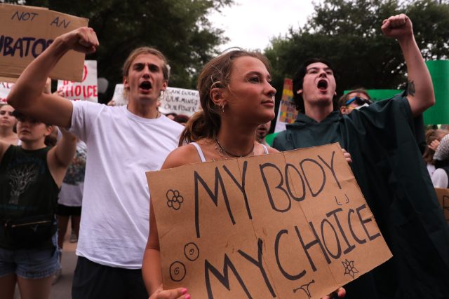 Protesty proti americkému nejvyššímu soudu v souvislosti se zákonem o potratech | foto: Fotobanka Profimedia
