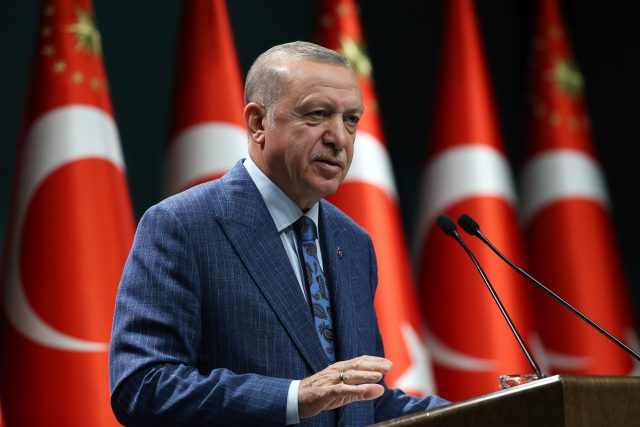 Recep Tayyip Erdogan získal v druhém kole prezidentských voleb 52 procent hlasů | foto: Profimedia