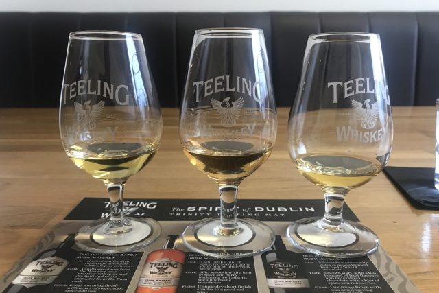 Whisky se degustuje ve vysokých sklenicích,  aby mohla rozvinout svoji vůni | foto: Jakub Lucký,  Český rozhlas,  Český rozhlas