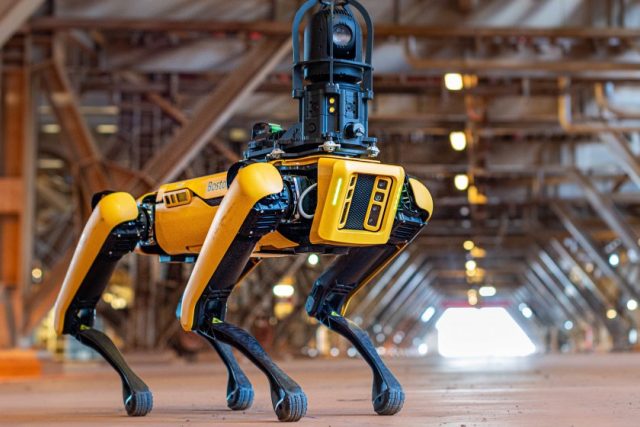 Robopes Spot připomíná skutečného psa | foto: Boston Dynamics