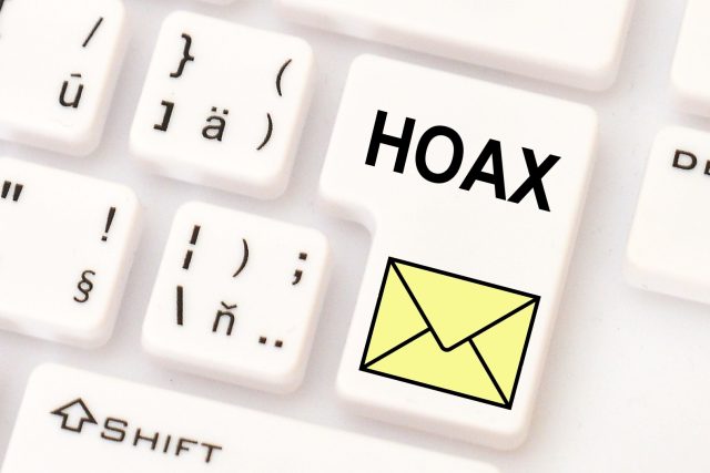 Hoaxy se na internetu šíří hlavně na sociálních sítích a pomocí řetězových e-mailů | foto: Profimedia