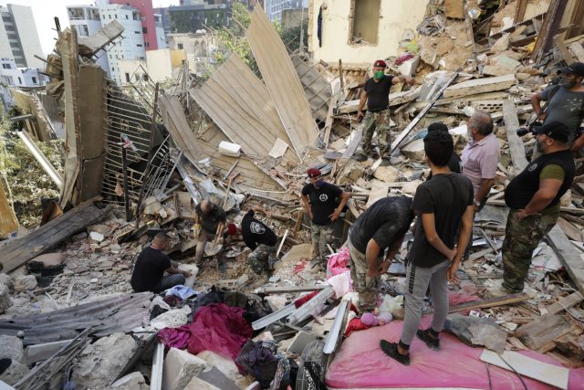 Exploze v libanonském Bejrútu | foto: Hassan Ammar,  ČTK/AP