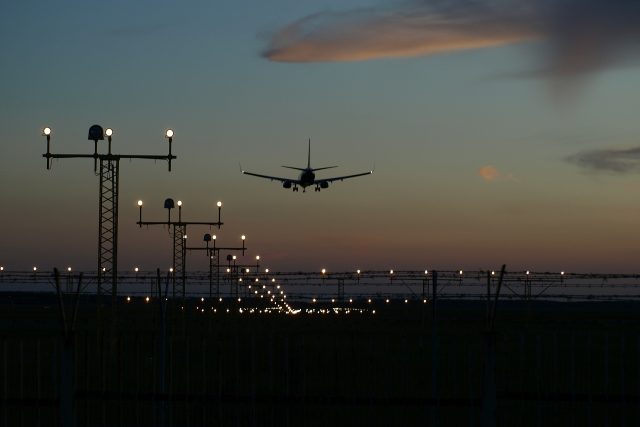 Informace o stavu dráhy musí pilot dostat několik minut před přistáním  (ilustrační snímek) | foto: Fotobanka Pixabay