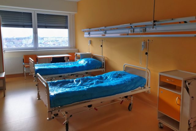 Prázdný pokoj na covidové jednotce nemocnice v Chebu,  | foto: Andrea Strohmaierová,  Český rozhlas,  Český rozhlas