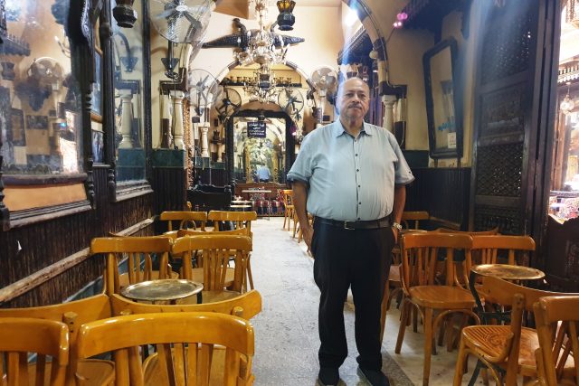 Jeden z dnešních majitelů kavárny al-Fišáwí,  Hagg Ahmad | foto: Štěpán Macháček,  Český rozhlas,  Český rozhlas
