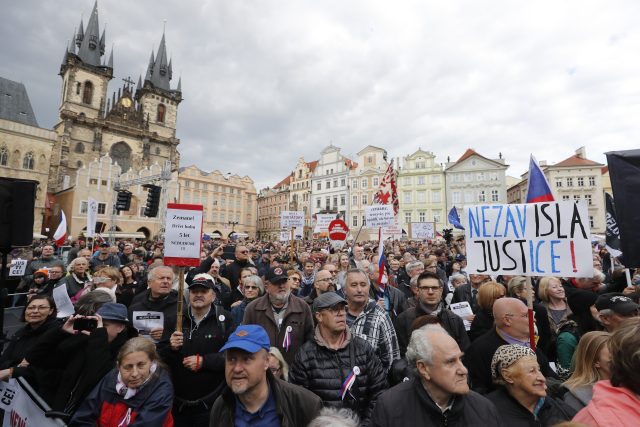 Demonstrace na nezávislou justici | foto: Tomáš Krist,  MAFRA / Profimedia