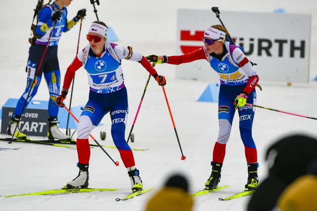 Česká štafeta žen skončila v závodě na mistrovství světa v Novém městě na Moravě na sedmém místě | foto: Luboš Pavlíček,  ČTK