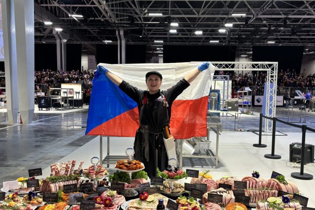 Monika Remešová byla s výsledkem své práce na řeznickém světovém šampionátu spokojená | foto: Martin Balucha,  Český rozhlas