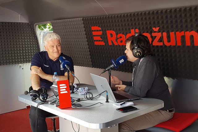 Miloš Říha při rozhovoru s moderátorem Janem Suchanem | foto: Miloslav Hamřík,  Český rozhlas