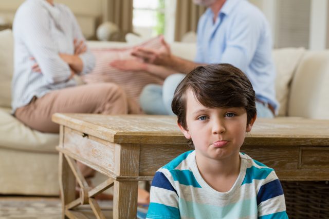 Soudní spory  mezi rodiči o to,  jak vysoké mají být alimenty na dítě,  často pramení z nereálných očekávání.  | foto: Profimedia