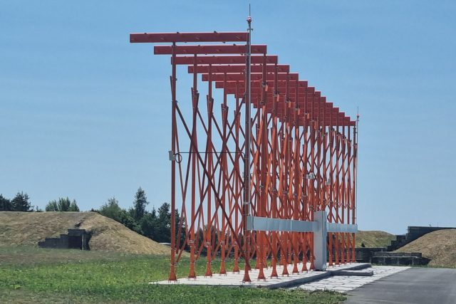 Naváděcí systém letiště v Náměšti nad Oslavou | foto: Milan Soldán,  Český rozhlas Vysočina