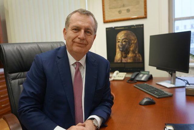 Tomáš Zima ve své kanceláři | foto: Natalie Máchová,  Český rozhlas