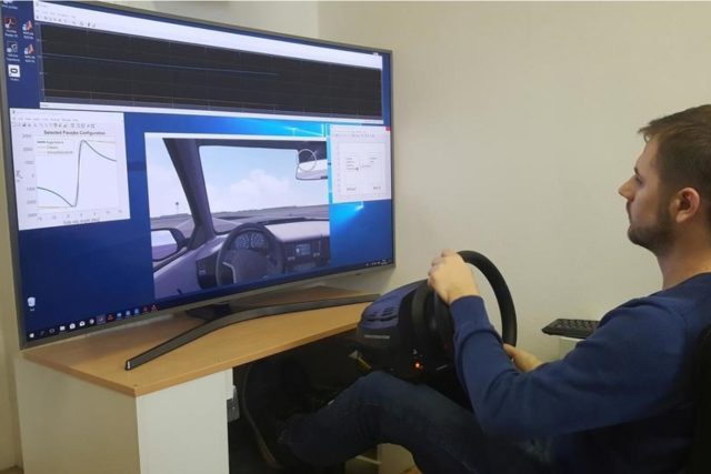 Technologii řízení drive by wire zatím na pražském ČVUT testují na simulátoru | foto:  Fakulta elektrotechnická ČVUT