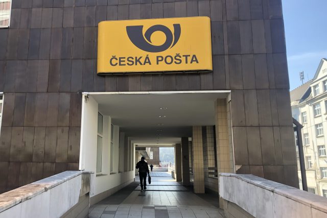 Česká pošta ještě letos propustí několik tisíc zaměstnanců | foto: Veronika Mocová
