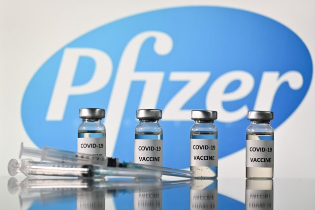 Vakcína firem Pfizer a Biontech prošla úspěšně třetím kolem schvalování | foto: Fotobanka Profimedia
