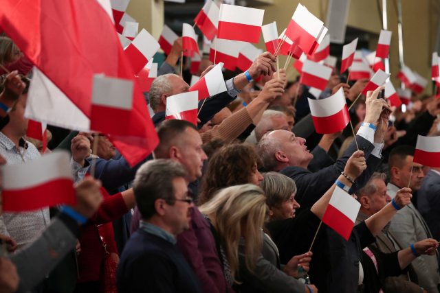 Tusk vs. Kaczyński. O vítězi parlamentních voleb rozhodnou Poláci o víkendu | foto: Kacper Pempel,  Reuters