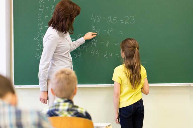 Kolik budou brát učitelé? | foto: Shutterstock