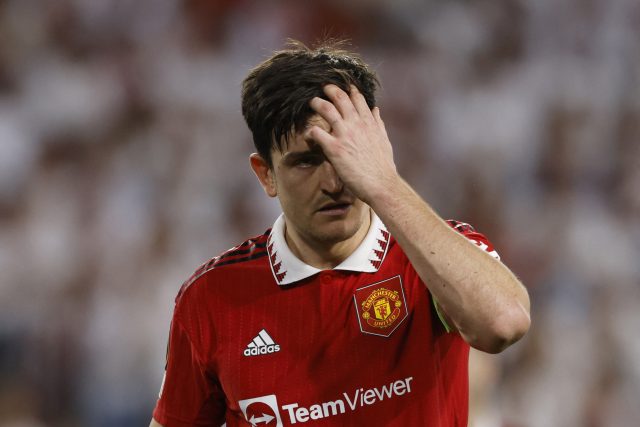 Harry Maguire v dresu Manchesteru United stále kupí chyby | foto: Marcelo Del Pozo/ Reuters